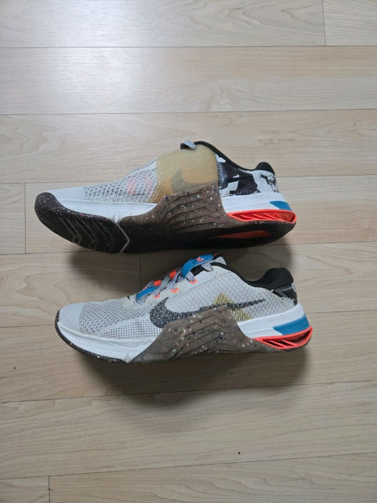 나이키 메트콘7 MFS 그레이 라이트본 265사이즈 팝니다 이미지