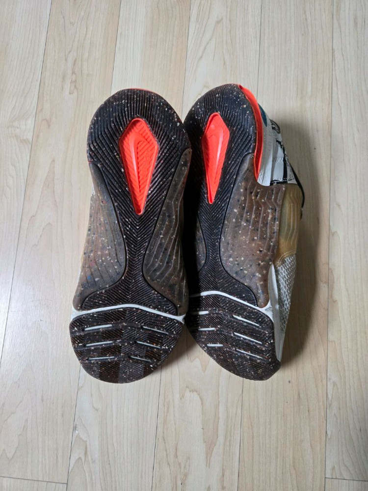 나이키 메트콘7 MFS 그레이 라이트본 265사이즈 팝니다 이미지