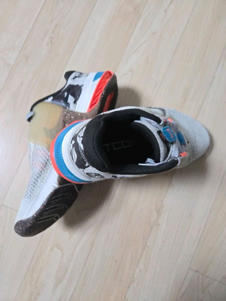 나이키 메트콘7 MFS 그레이 라이트본 265사이즈 팝니다 이미지