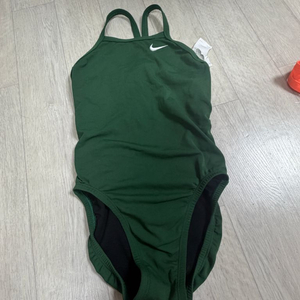 나이키 골지그린 24 레이스백미들컷