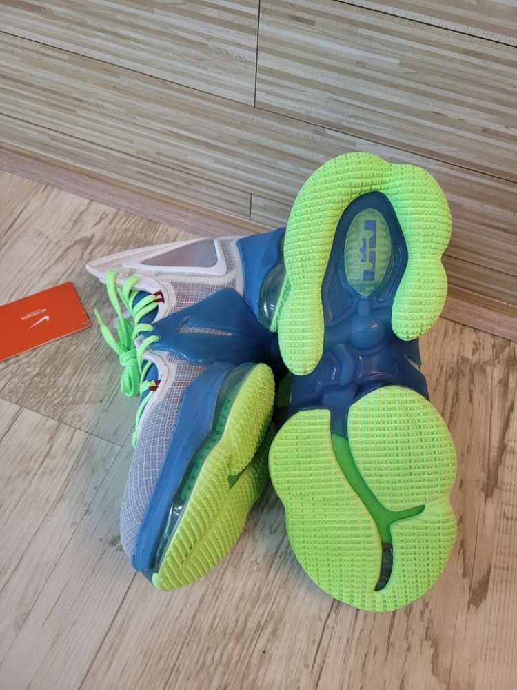 새상품(260) 나이키 르브론 19 무료배송--4