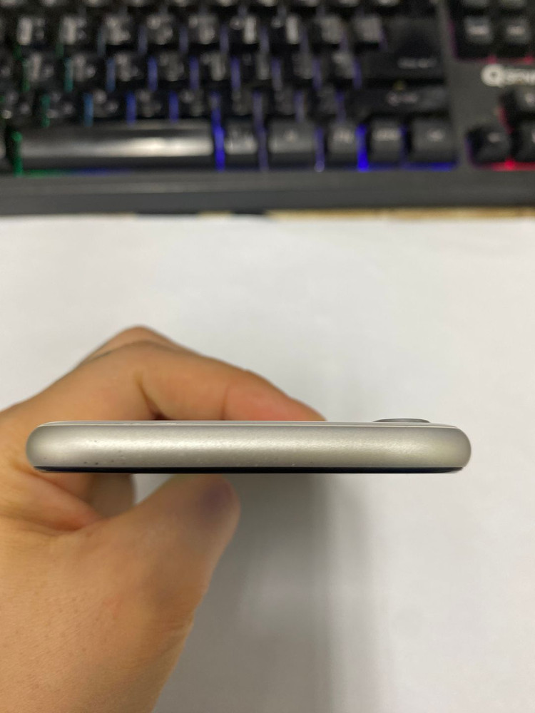 .아이폰SE2 화이트 A급 128GB 무잔상 배터리93% 서브폰 업무폰 자녀폰 추천 050024 이미지