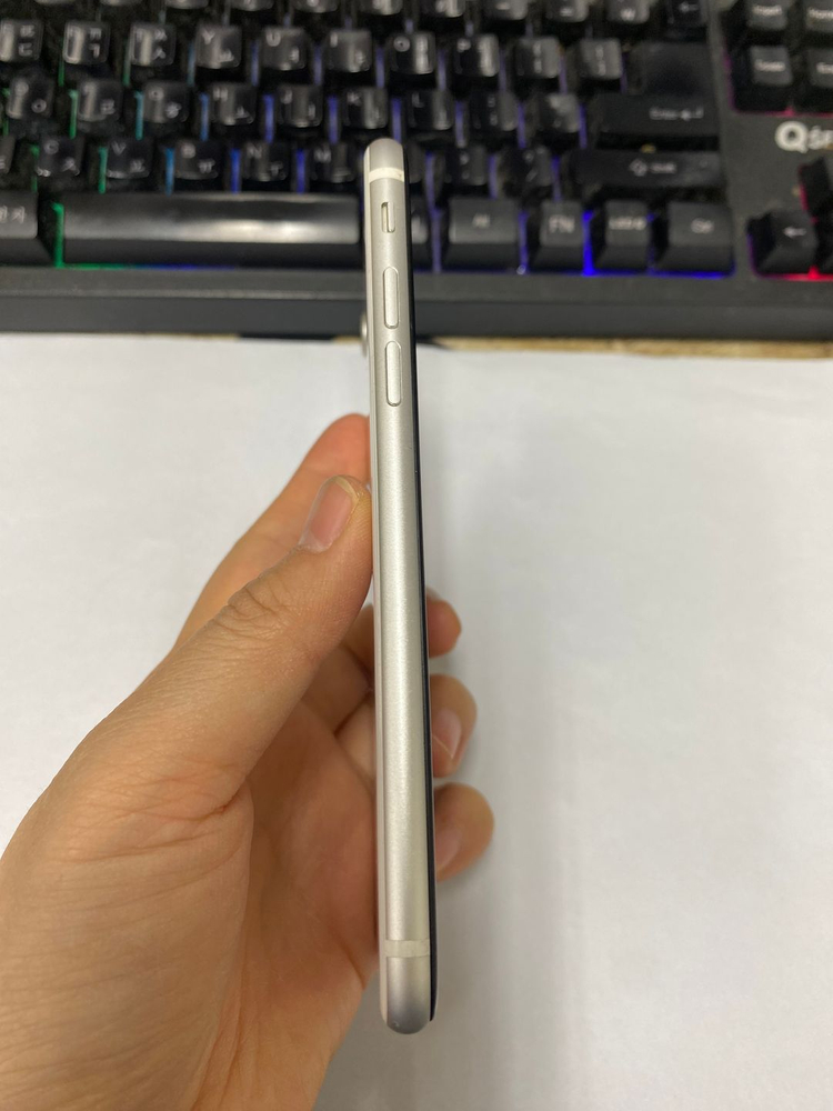 .아이폰SE2 화이트 A급 128GB 무잔상 배터리93% 서브폰 업무폰 자녀폰 추천 050024 이미지