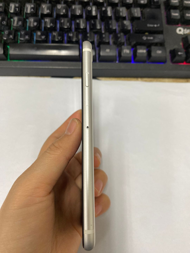 .아이폰SE2 화이트 A급 128GB 무잔상 배터리93% 서브폰 업무폰 자녀폰 추천 050024 이미지