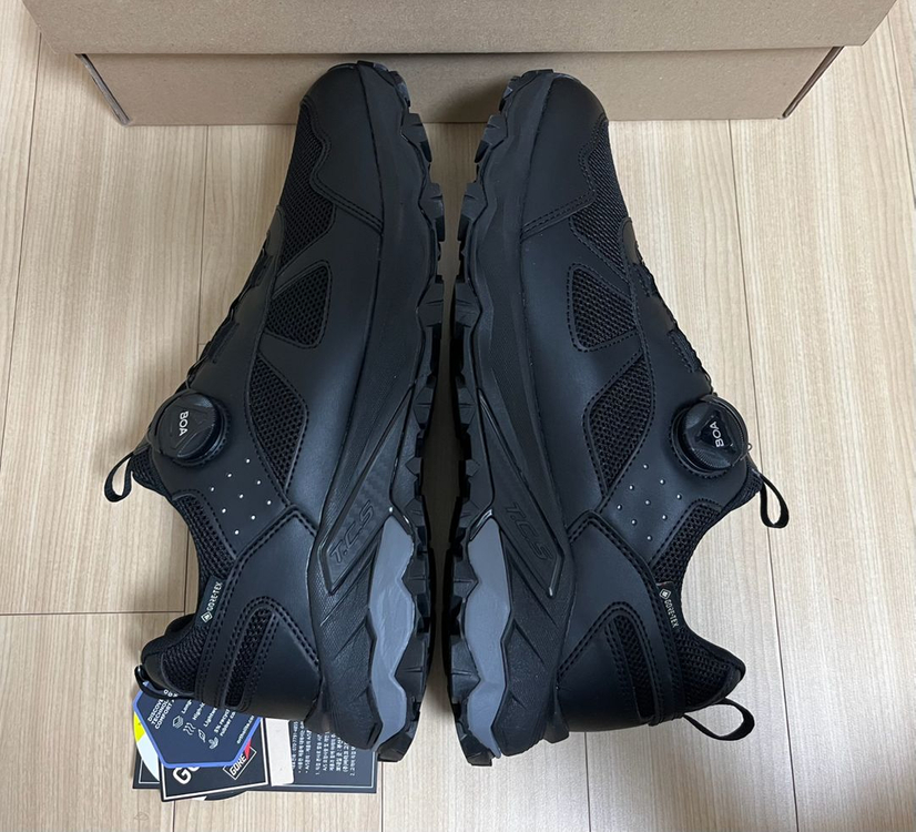 [새제품] [280] 블랙야크 고어텍스 보아다이얼 트레킹화 블랙--5