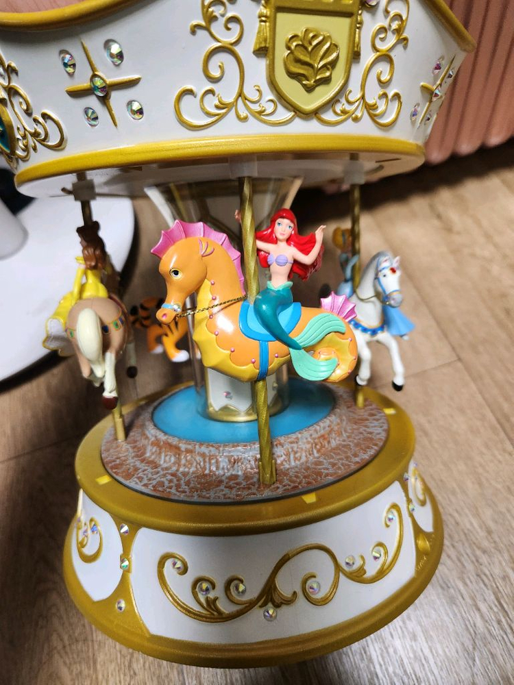 [희귀/풀박스] 홀마크 디즈니 프린세스 드림즈 고 라운드 회전목마 오너먼트--2