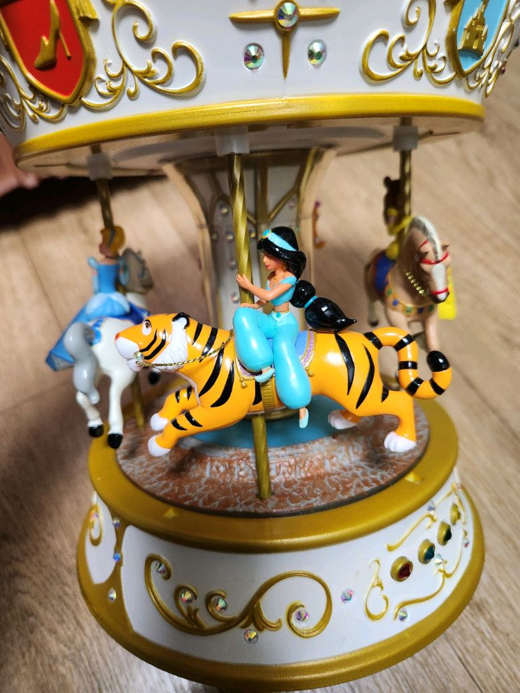 [희귀/풀박스] 홀마크 디즈니 프린세스 드림즈 고 라운드 회전목마 오너먼트--3