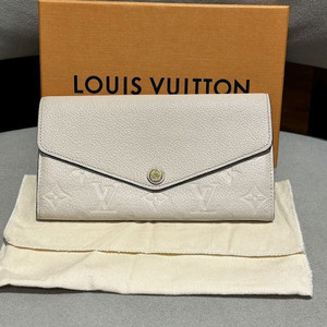 [정품] 루이비통 엠보 모노그램 아이보리 장지갑 풀구성품