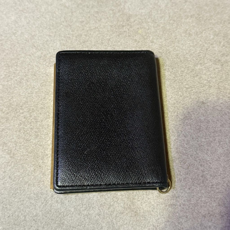 루이까또즈 지갑 판매합니다--2