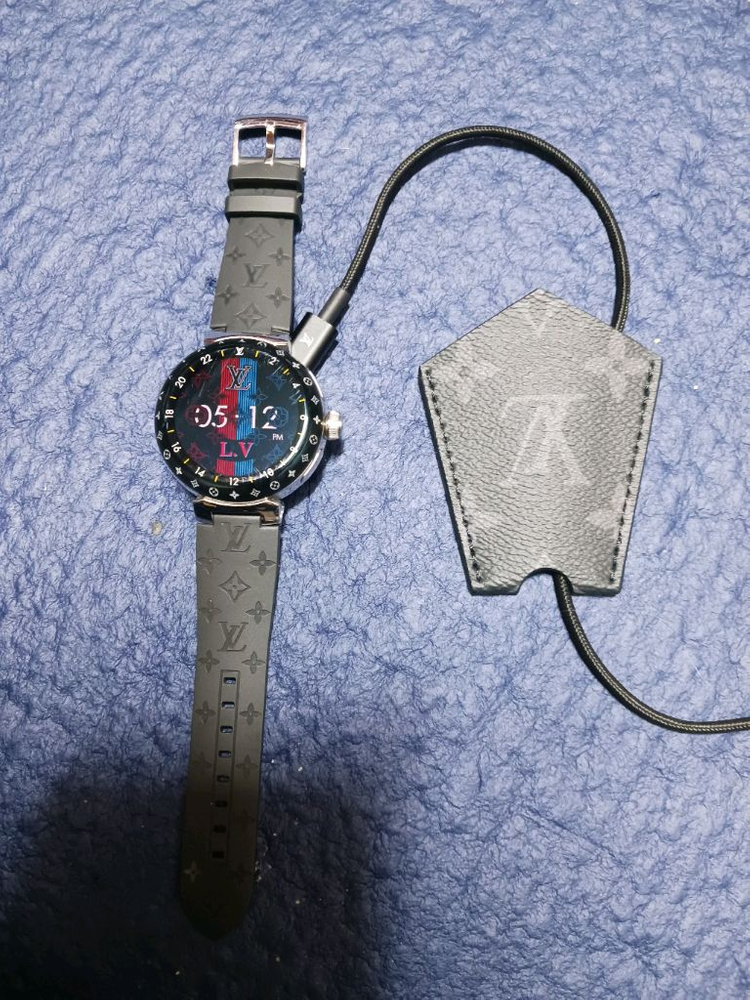 루이비통 땅부르 호라이즌 라이트업 스마트워치 이미지