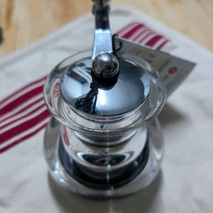 드부이에 소금 투명 그라인더