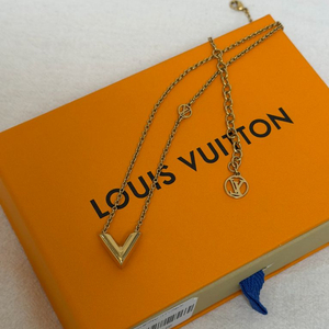 정품 루이비통 에센셜 V 목걸이 금장