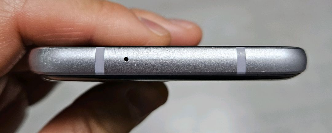 LG Q7 바이올렛 32GB 싸게 팝니다.--2