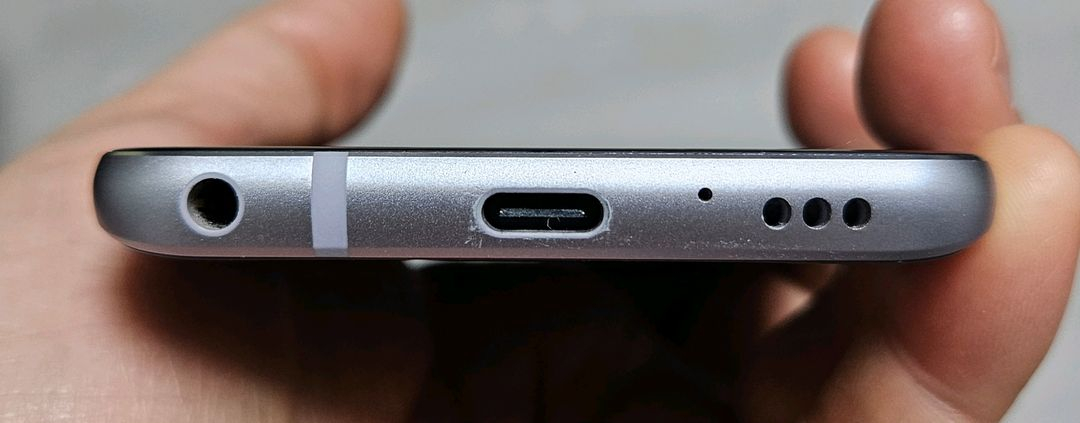 LG Q7 바이올렛 32GB 싸게 팝니다.--3