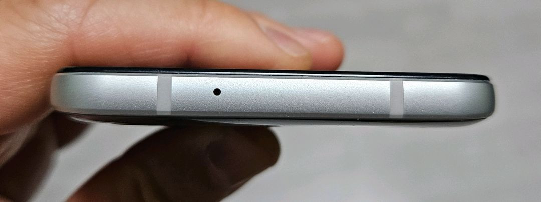 LG Q6(X600) 블루 32GB 싸게 팝니다.--2