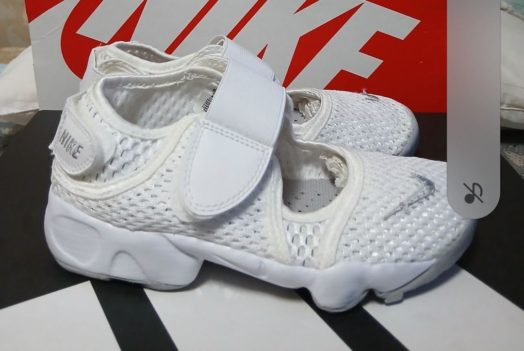 나이키키즈 에어리프트 200화이트 거의새거 이미지