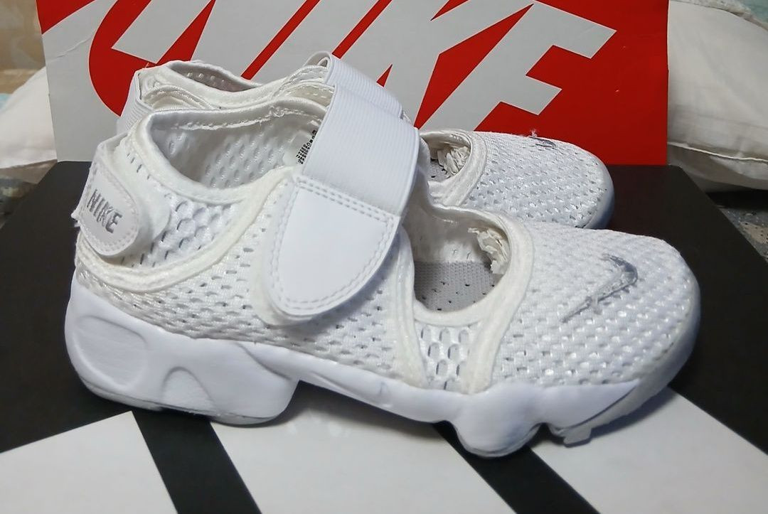 나이키키즈 에어리프트 200화이트 거의새거 이미지