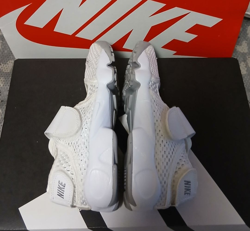 나이키키즈 에어리프트 200화이트 거의새거 이미지