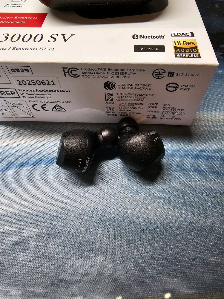 Final ze3000sv (거의 새상품) 무선이어폰--2
