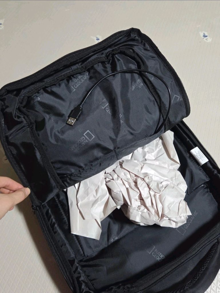 내셔널지오그래픽 심포니 백팩 블랙 새상품 (정가 245,000원)--1