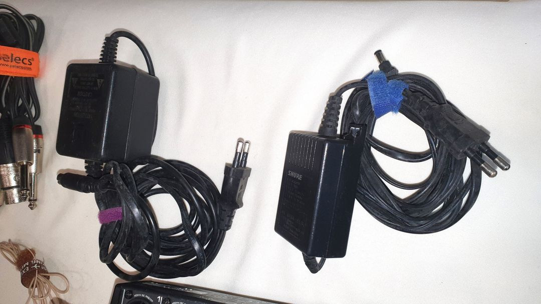 슈어 무선 마이크 SVX 88 X7 PG58 핸드2채널 바디팩 2패널 베링거 믹서 6채널 세트 ->가격다운--6