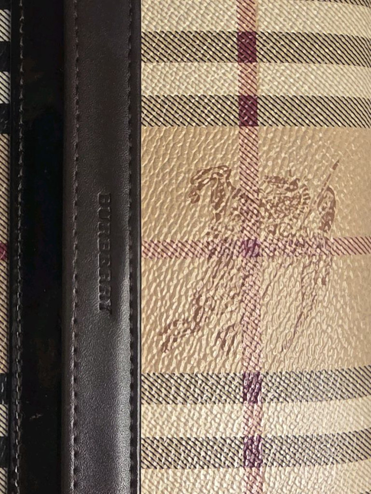 정품 버버리 장지갑--1