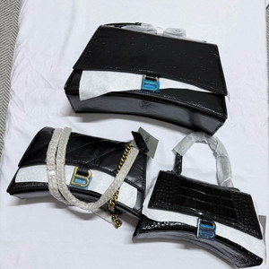 새상품> 아워글래스 빈티지실버 숄더