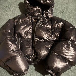 [42]프라다 컨버터블 크롭 패딩 판매.