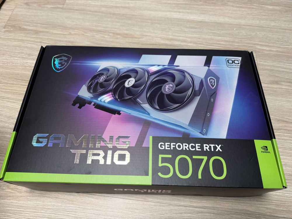 RTX 5070 게이밍 그래픽카드 미개봉 새상품 이미지