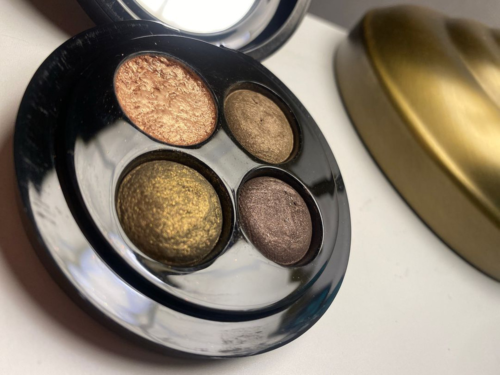 맥(MAC)의 고급스러운 카키/골드 조합 4구 팔레트--1
