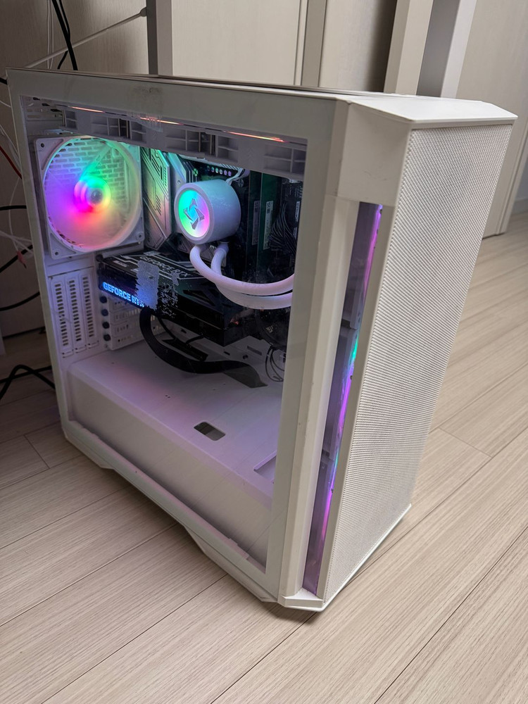 i7 - 14700KF / RTX 4060Ti 화이트 데스크탑 본체 판매합니다--1
