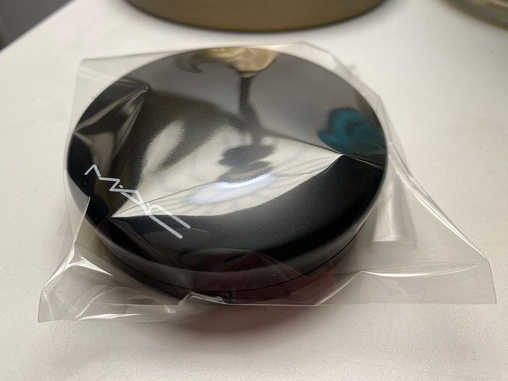 맥(MAC)의 고급스러운 카키/골드 조합 4구 팔레트--4