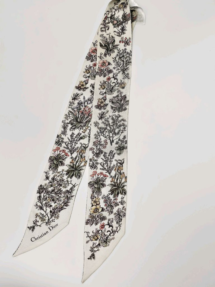 디올 미차 스카프 이미지