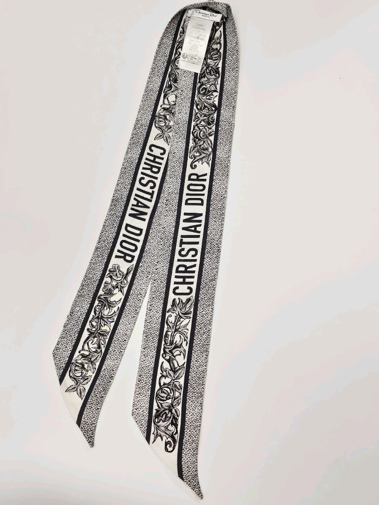 디올 미차 스카프 이미지