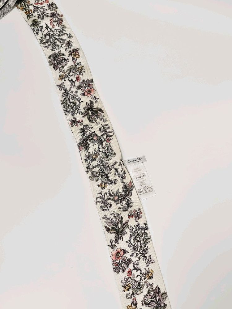 디올 미차 스카프 이미지