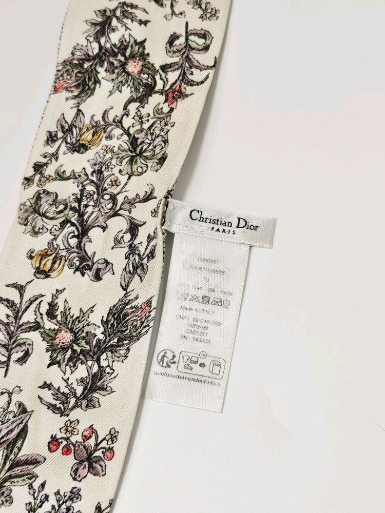 디올 미차 스카프 이미지