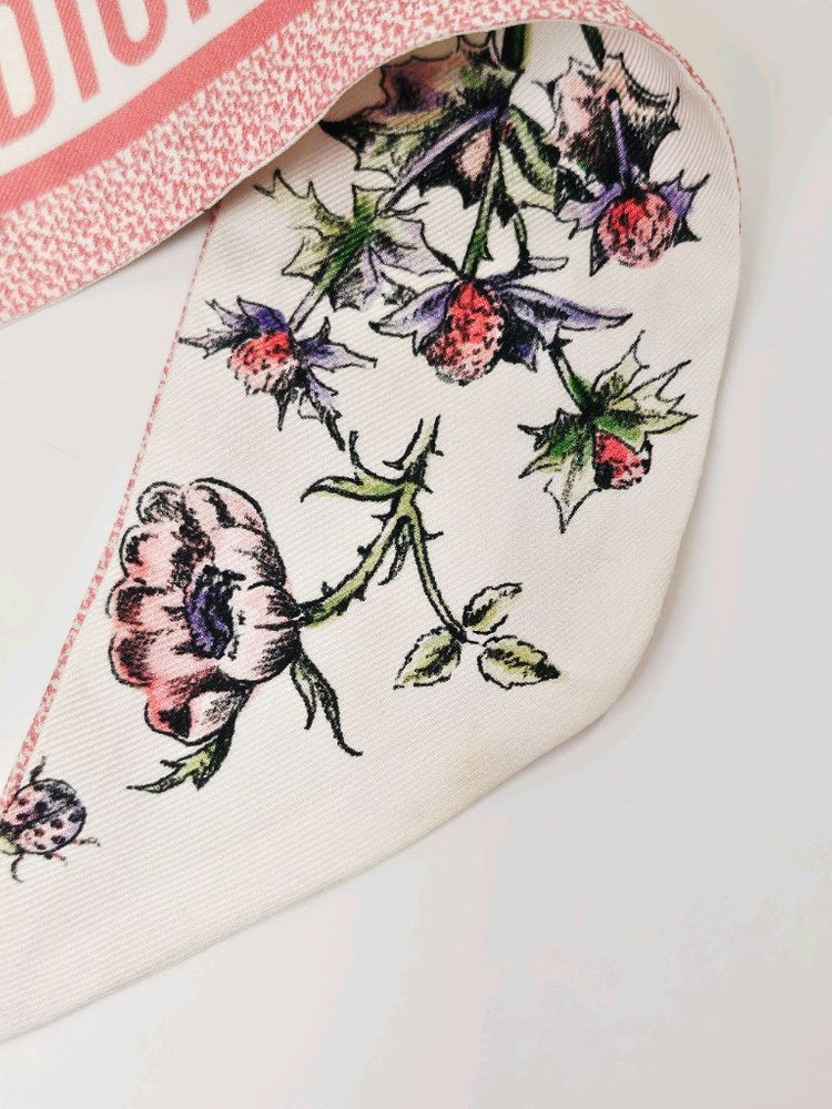 디올 미차 스카프 이미지