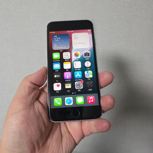 아이폰SE2 화이트 128기가 SS급 팔아요~