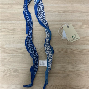 헨리코튼 블루 마름모 스카프 판매