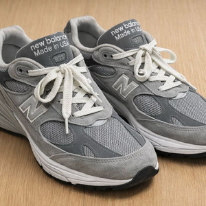 뉴발란스 WR993GL 그레이 265 팝니다.