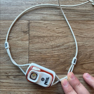 페츨 빈디 초경량 헤드랜턴