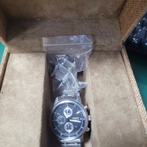 세이코 크로노그래프 메탈 시계 이미지