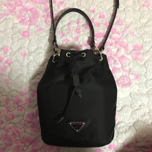 프라다 PRADA 포코노 복조리 파우치 블랙 1NA369