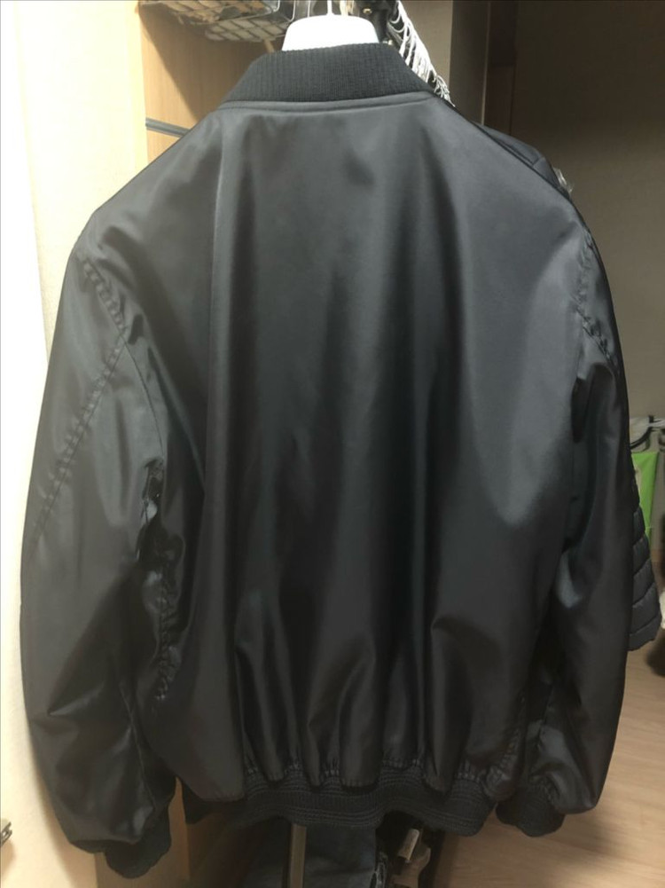 정품 프라다 항공점퍼 54 사이즈 - 105만원--1