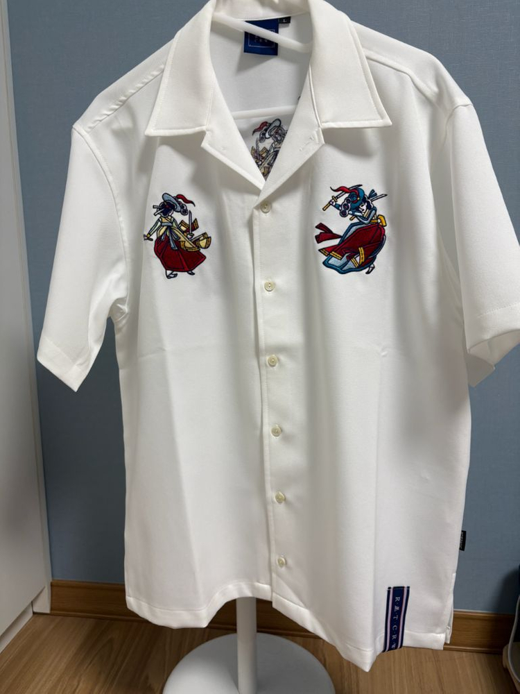 로맨틱크라운 쌍검대무 스베니어 셔츠 이미지