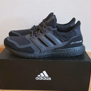 아디다스 울트라부스트 스웨이드블랙 새상품