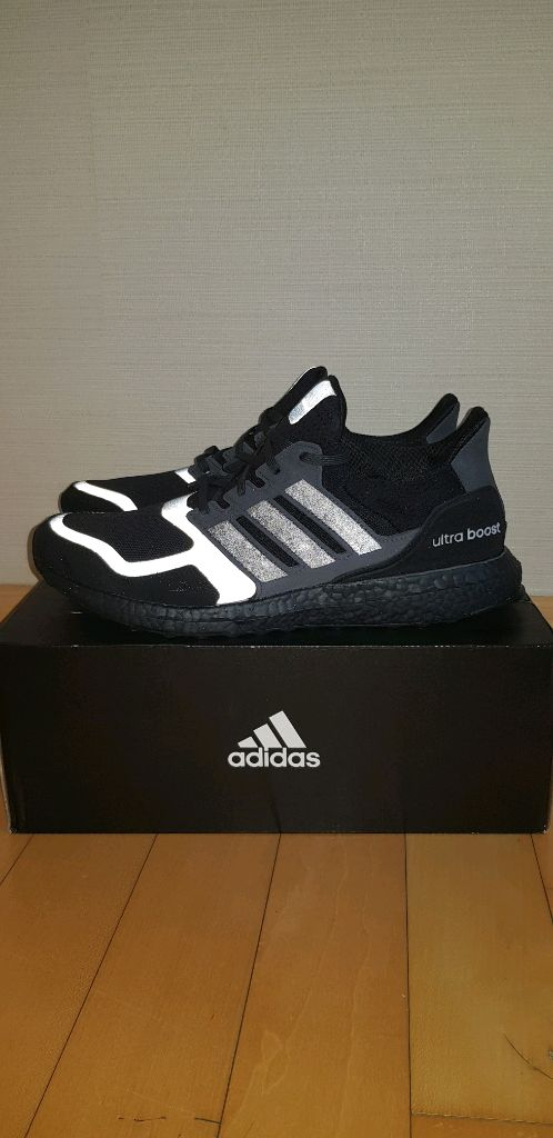 아디다스 울트라부스트 스웨이드블랙 새상품--1
