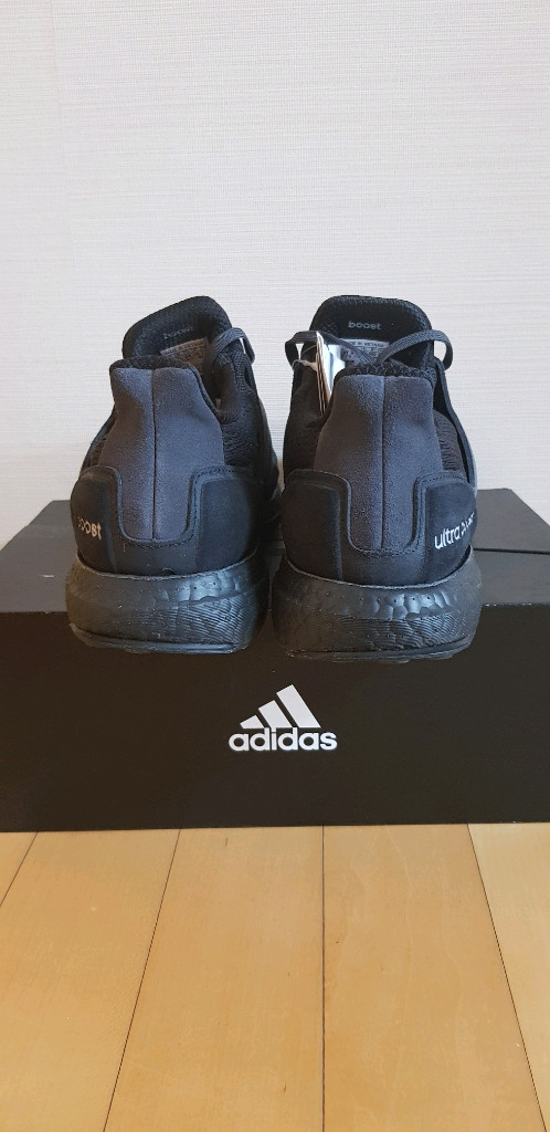 아디다스 울트라부스트 스웨이드블랙 새상품--4