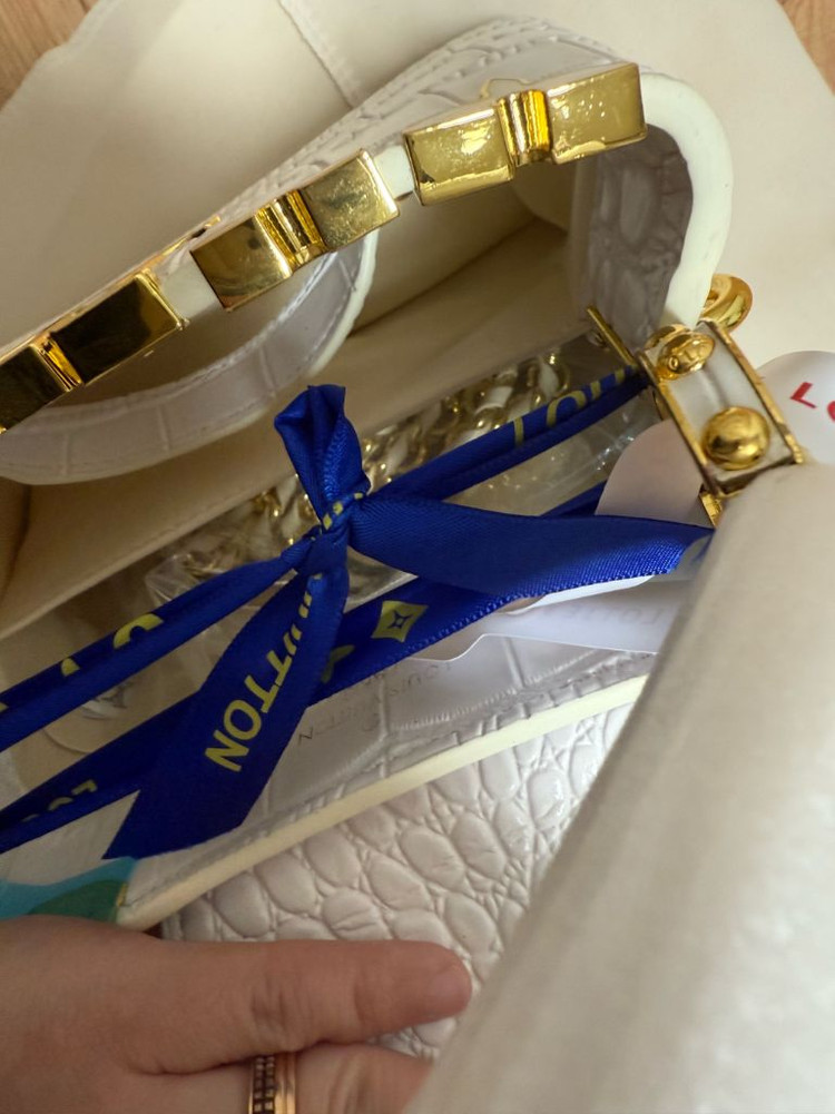 루이비통미니 카퓌신 핸드백--1