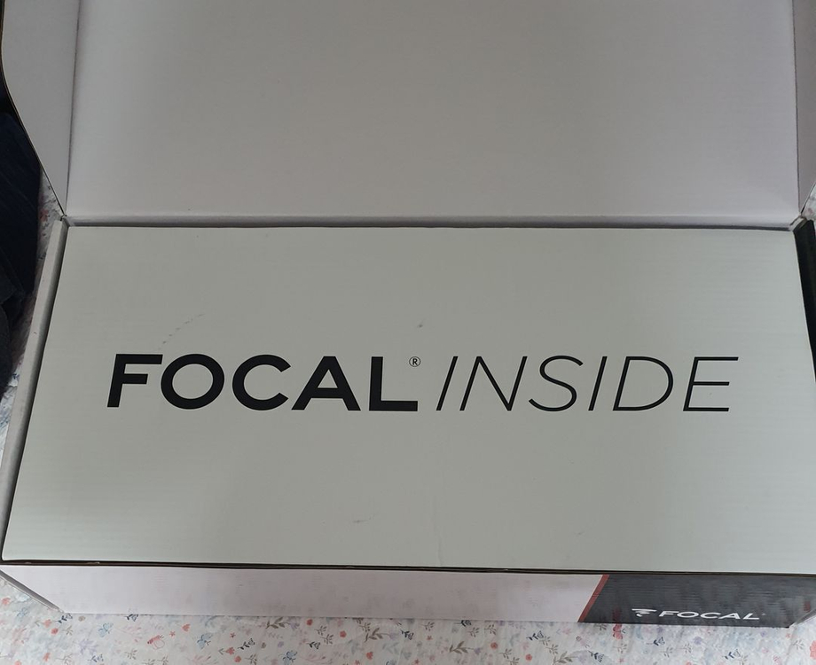 포칼 벤츠전용 시트바닥 서브우퍼 세트 FOCAL INSIDE ISUB MBZ 2 이미지